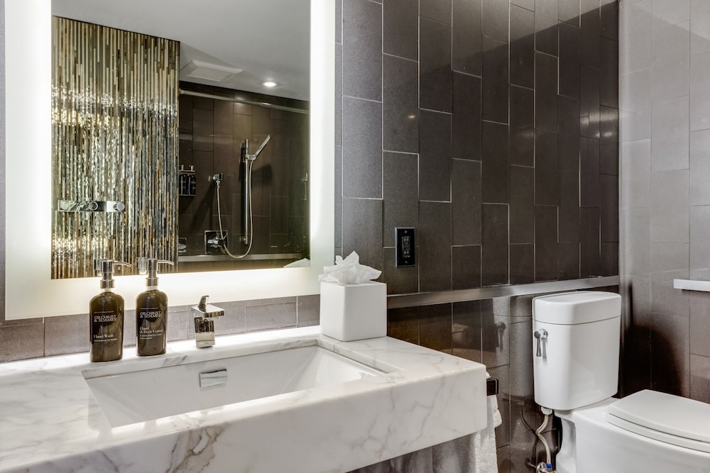 Revere Hotel Boston Common — Hotel rooms in Boston, Massachusetts