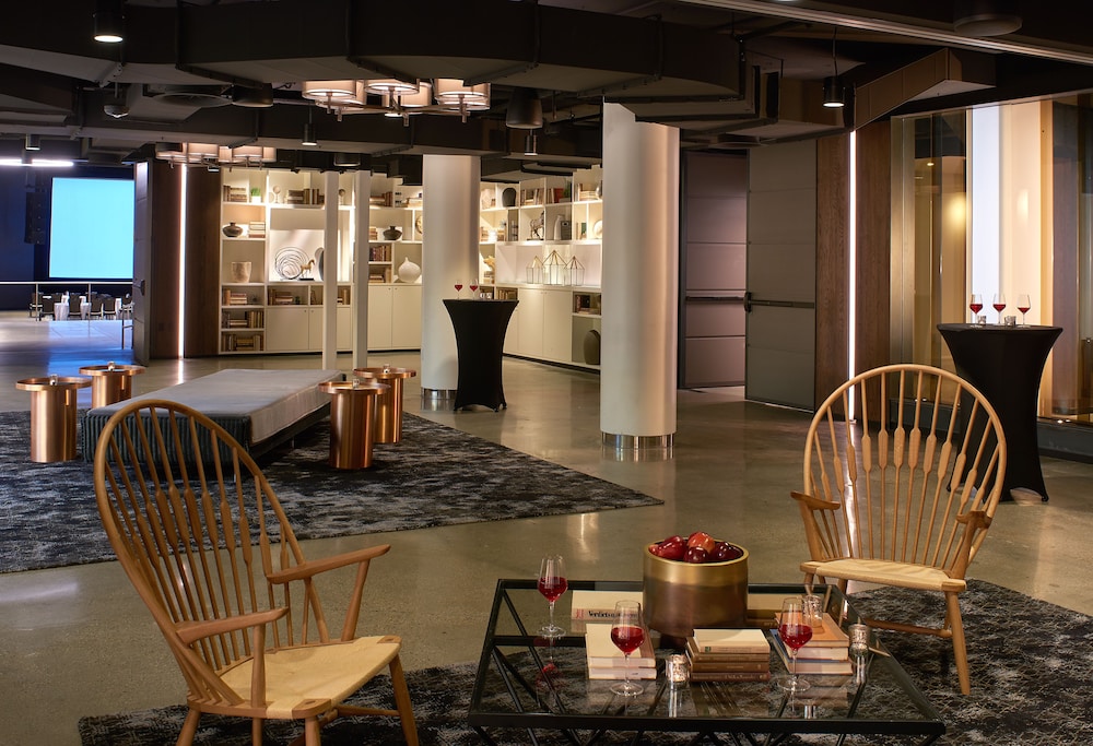 Revere Hotel Boston Common — Restaurant & bars in Boston, Massachusetts
