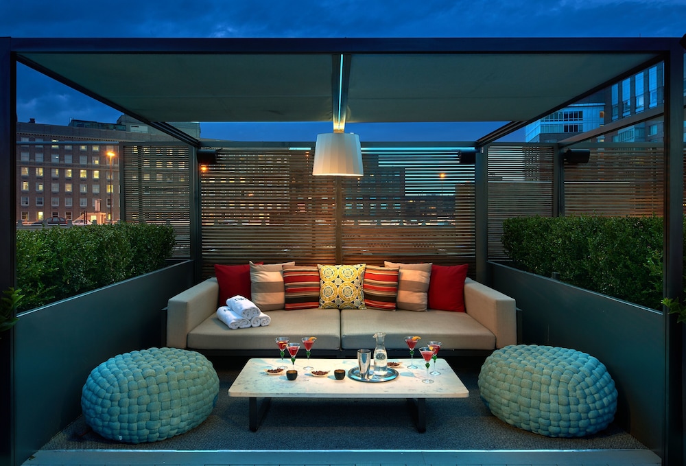 Revere Hotel Boston Common — Restaurant & bars in Boston, Massachusetts