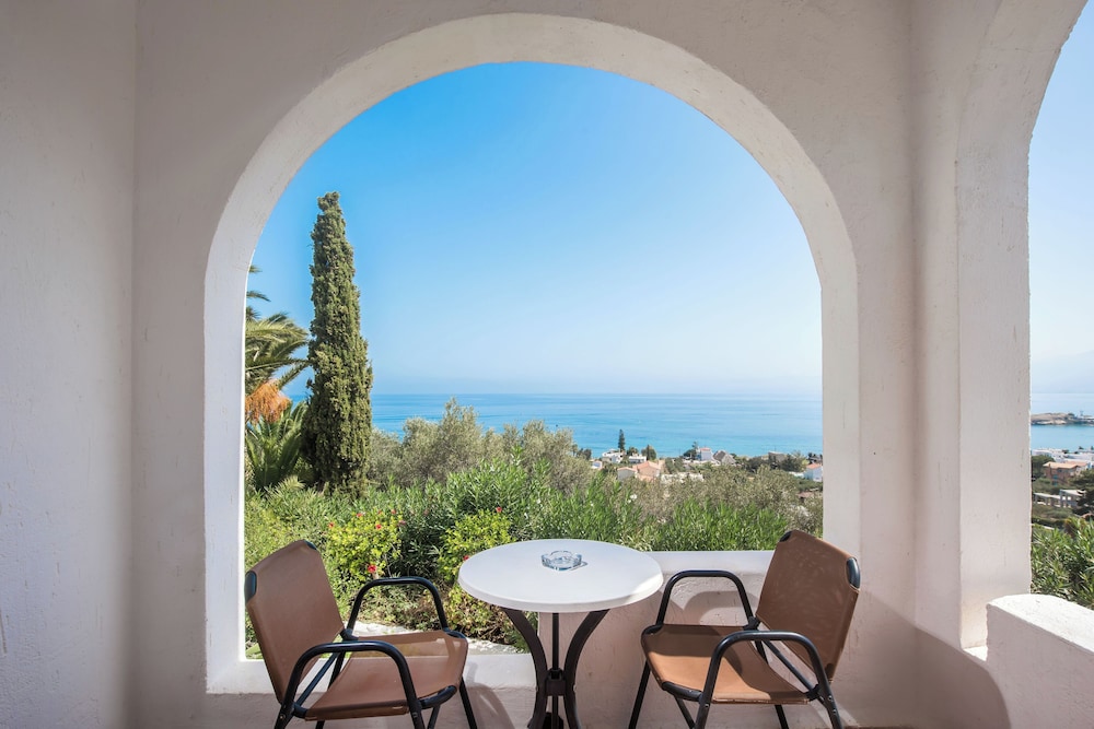 Hersonissos Village Hotel & Bungalows - All inclusive — Hotel rooms in Hersonissos
