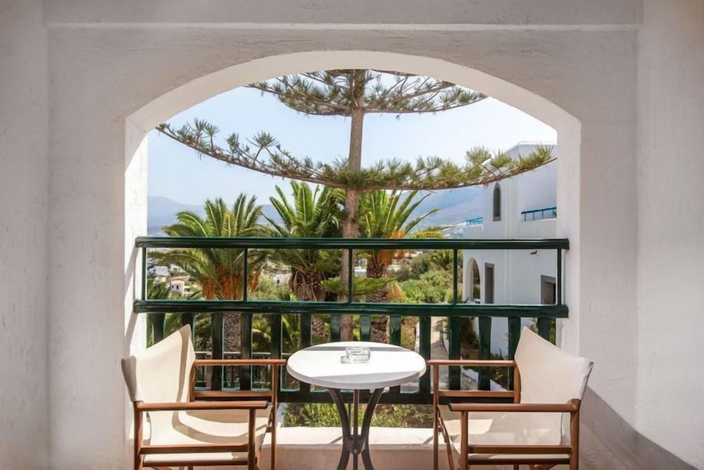 Hersonissos Village Hotel & Bungalows - All inclusive — Hotel rooms in Hersonissos