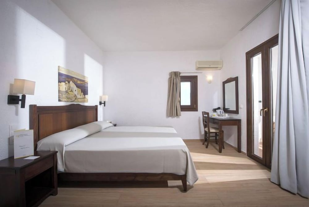Hersonissos Village Hotel & Bungalows - All inclusive — Hotel rooms in Hersonissos