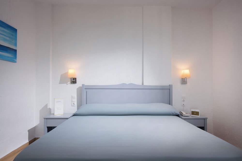 Hersonissos Village Hotel & Bungalows - All inclusive — Hotel rooms in Hersonissos