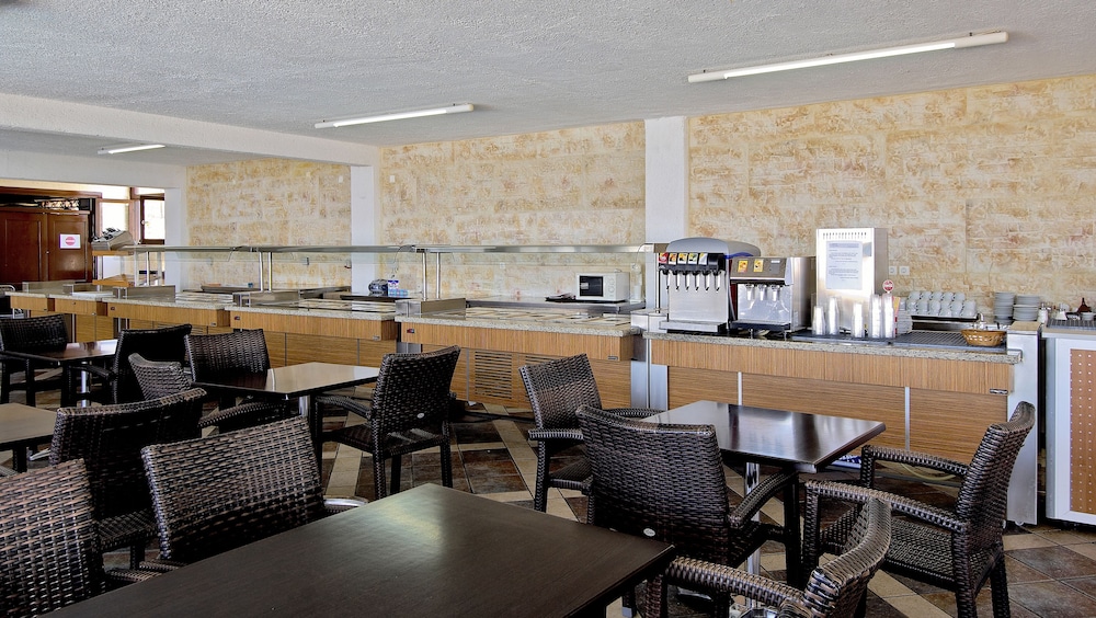 Hersonissos Village Hotel & Bungalows - All inclusive — Restaurant & bars in Hersonissos