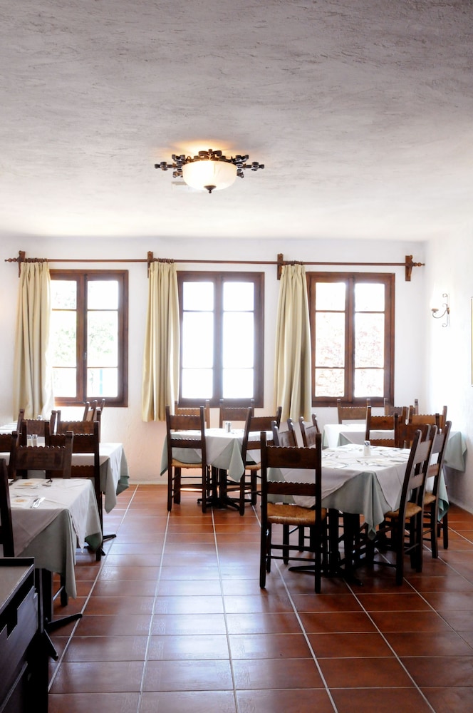 Hersonissos Village Hotel & Bungalows - All inclusive — Restaurant & bars in Hersonissos