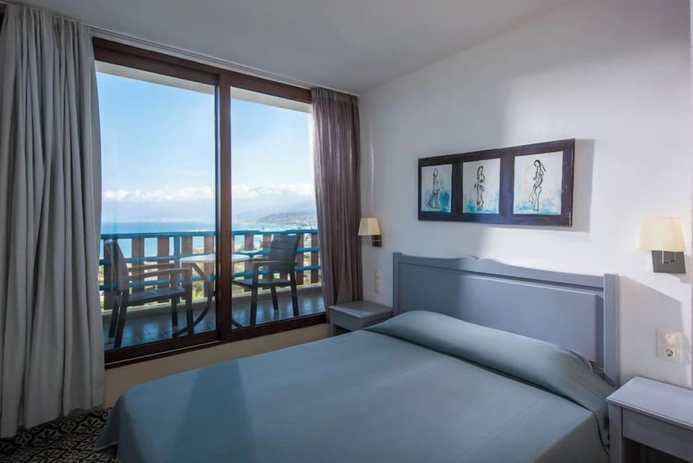 Hersonissos Village Hotel & Bungalows - All inclusive — Hotel rooms in Hersonissos
