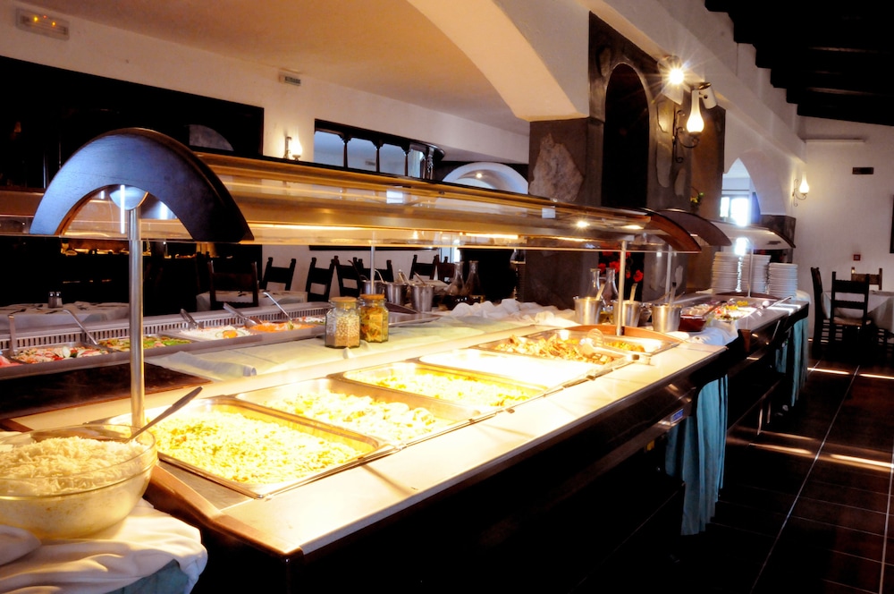 Hersonissos Village Hotel & Bungalows - All inclusive — Restaurant & bars in Hersonissos