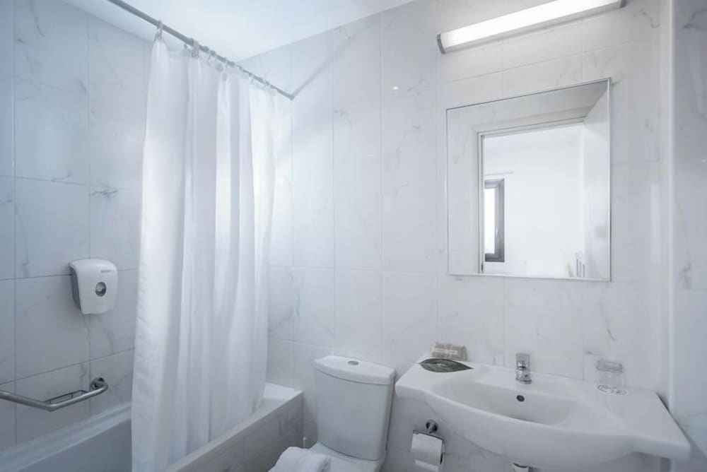 Hersonissos Village Hotel & Bungalows - All inclusive — Hotel rooms in Hersonissos