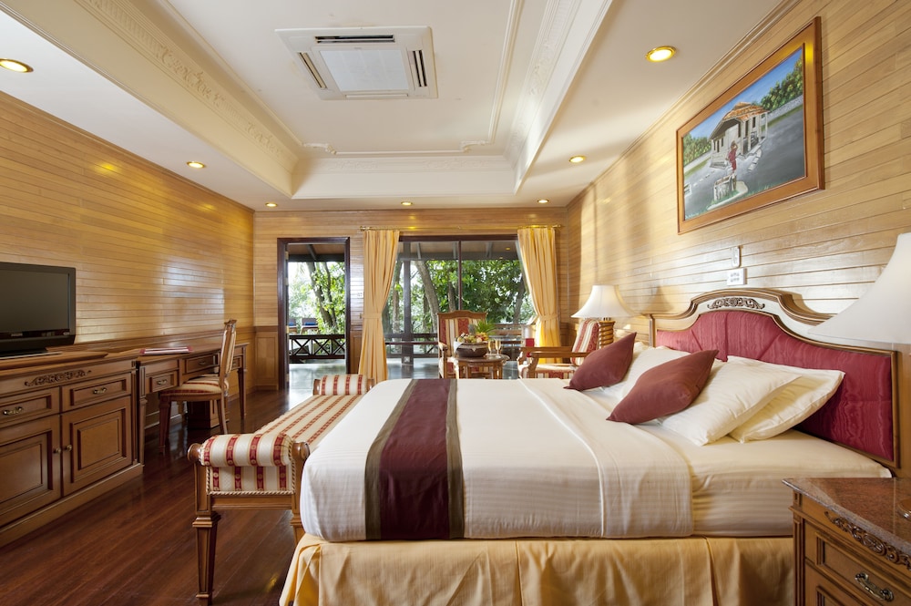 Royal Island Resort & Spa — Baa Atoll, Baa