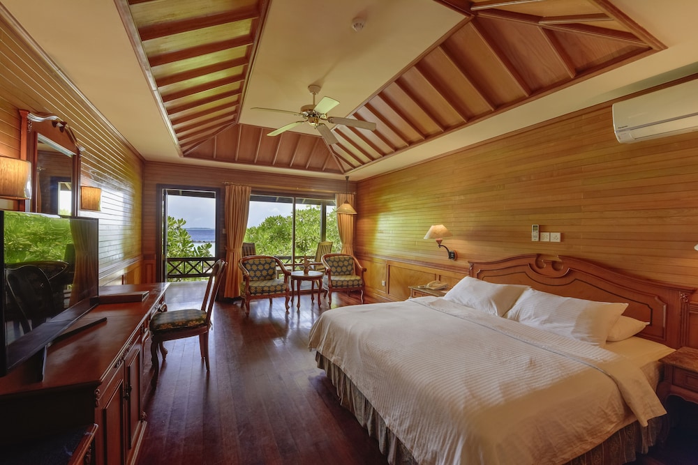 Royal Island Resort & Spa — Baa Atoll, Baa