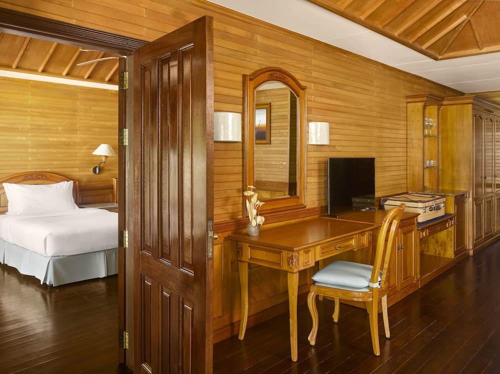 Royal Island Resort & Spa — Baa Atoll, Baa