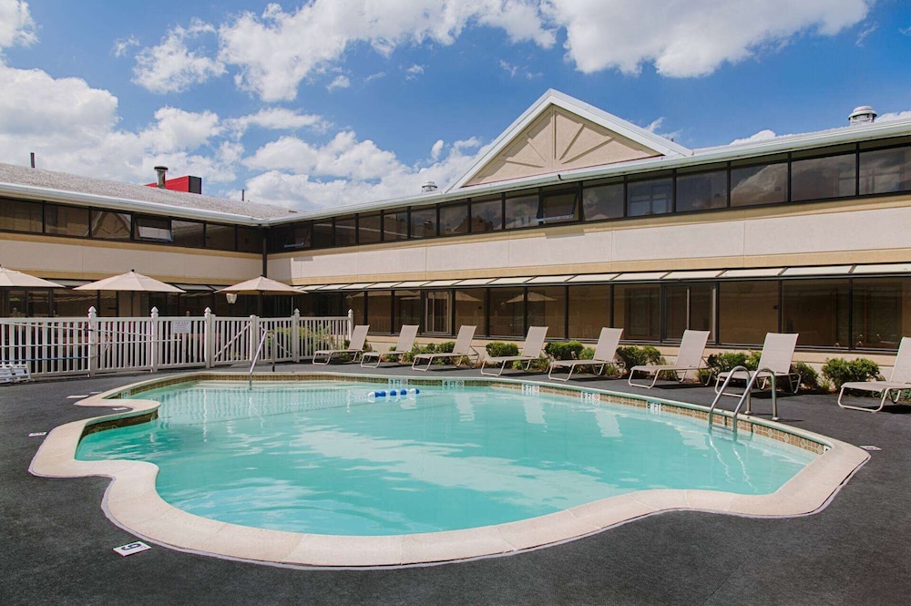 Ramada by Wyndham Boston — Swimming pool in Boston, Massachusetts