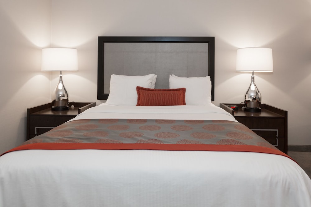 Ramada by Wyndham Boston — Hotel rooms in Boston, Massachusetts