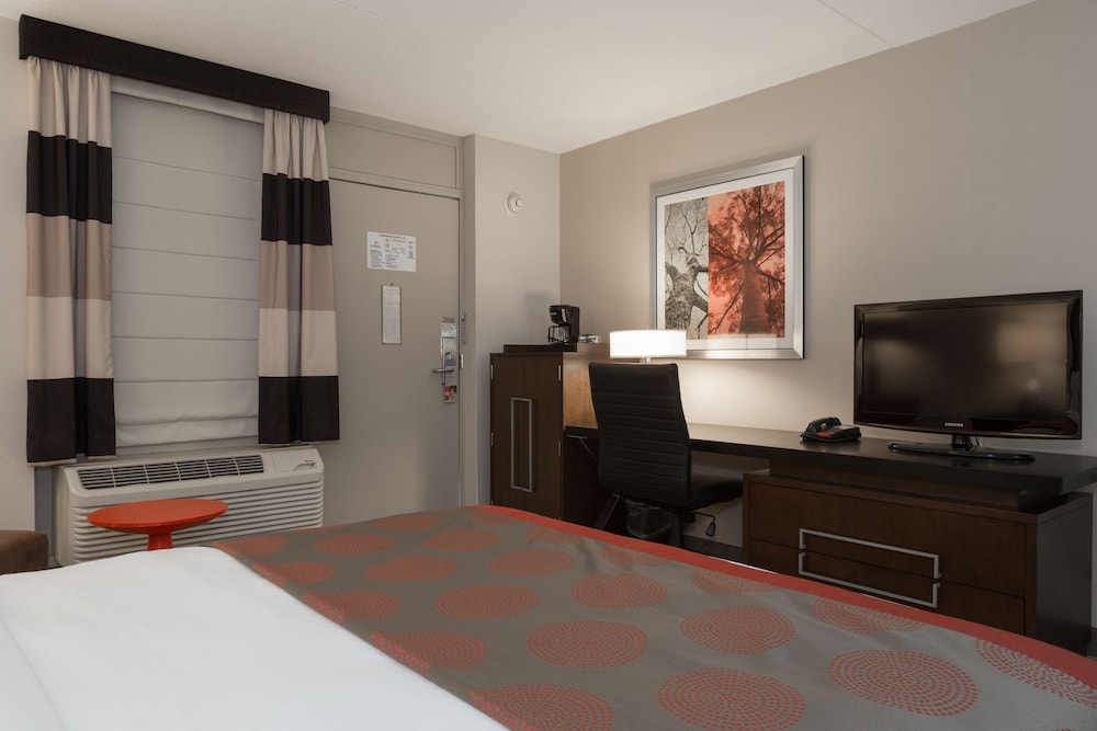 Ramada by Wyndham Boston — Hotel rooms in Boston, Massachusetts