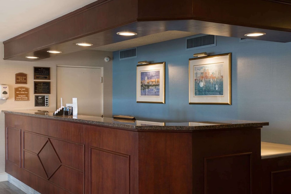 Ramada by Wyndham Boston — Hotel building in Boston, Massachusetts