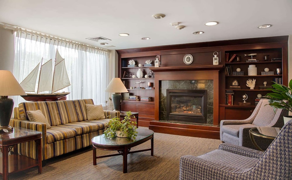 Ramada by Wyndham Boston — Hotel rooms in Boston, Massachusetts