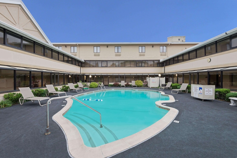 Ramada by Wyndham Boston — Main photo in Boston, Massachusetts