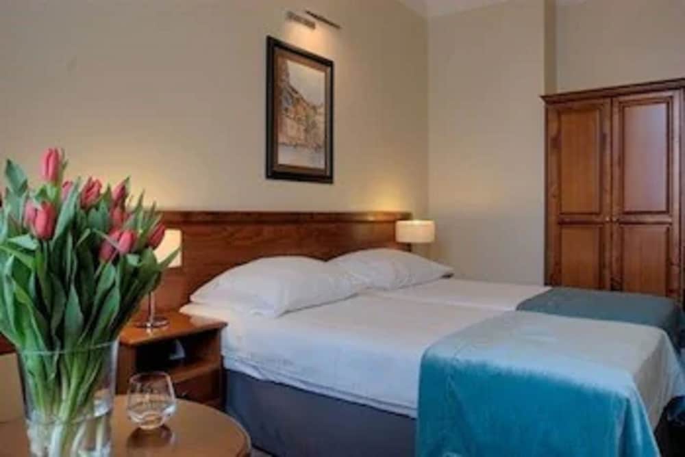 Hotel Senacki — Hotel rooms in Krakow, Lesser Poland