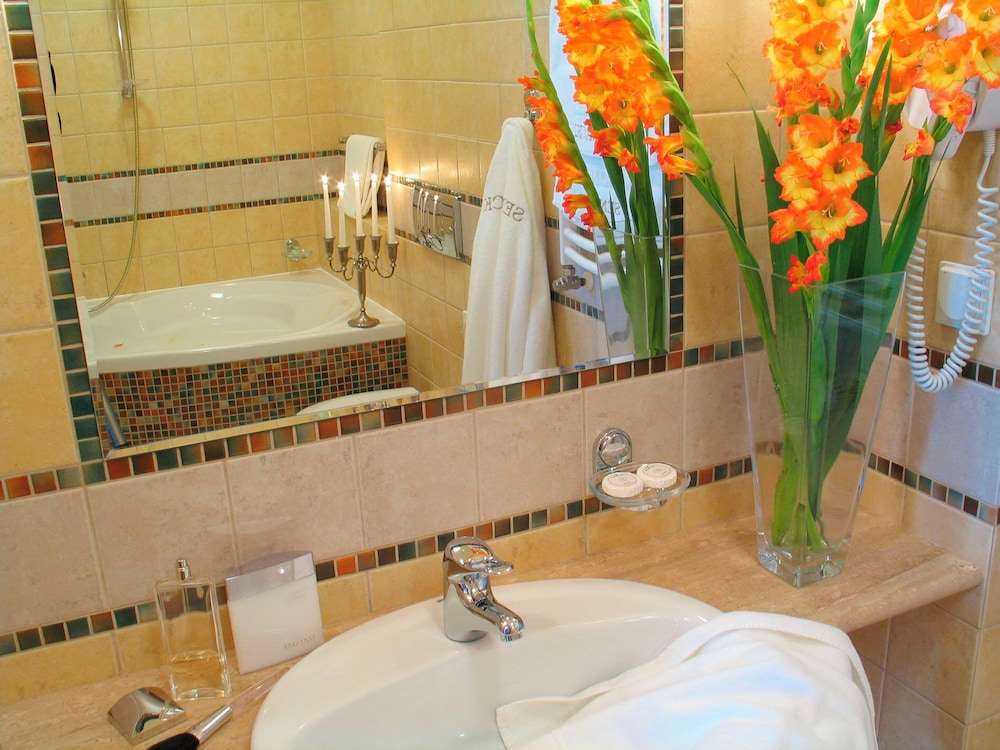 Hotel Senacki — Hotel rooms in Krakow, Lesser Poland