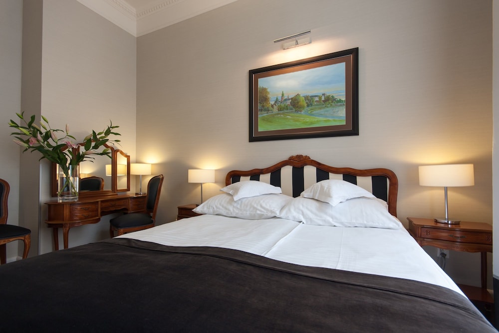 Hotel Senacki — Hotel rooms in Krakow, Lesser Poland