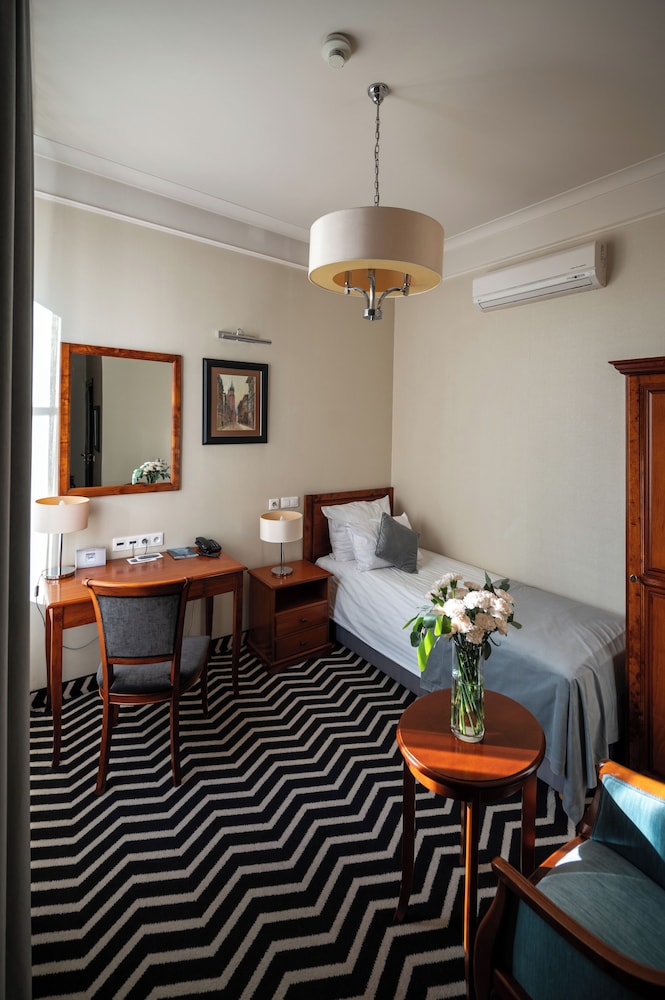 Hotel Senacki — Hotel rooms in Krakow, Lesser Poland