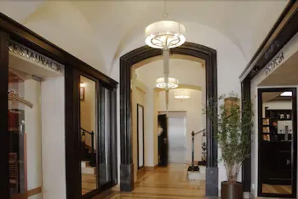 Hotel Senacki — Hotel building in Krakow, Lesser Poland
