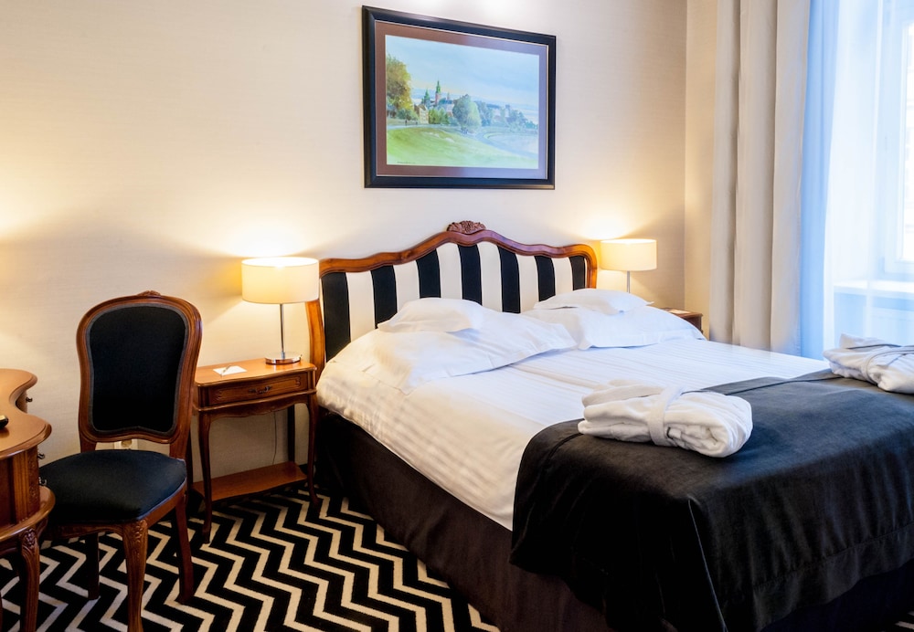 Hotel Senacki — Hotel rooms in Krakow, Lesser Poland