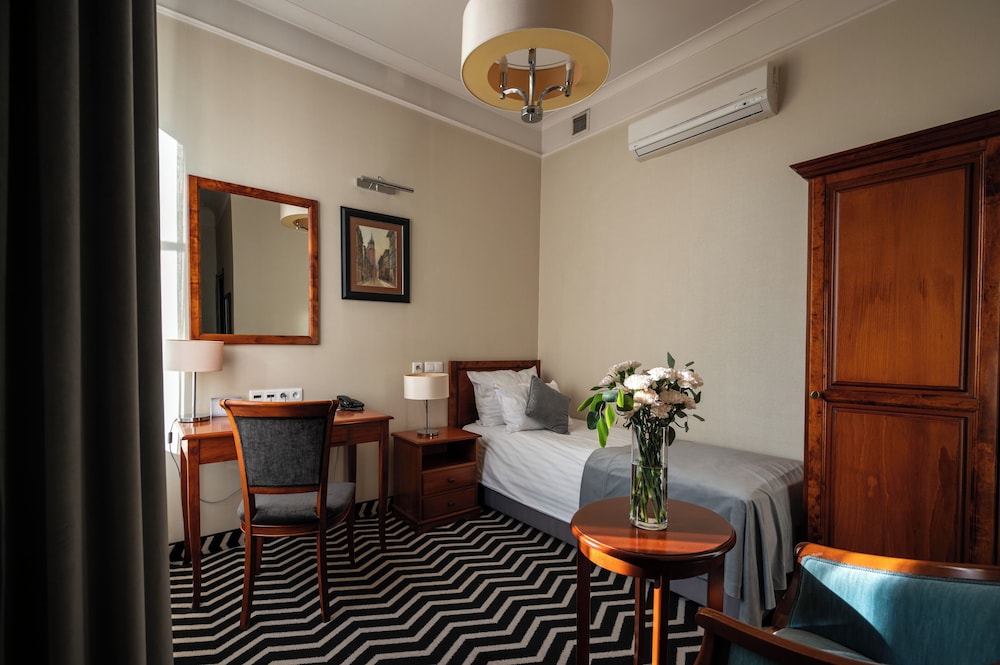 Hotel Senacki — Hotel rooms in Krakow, Lesser Poland
