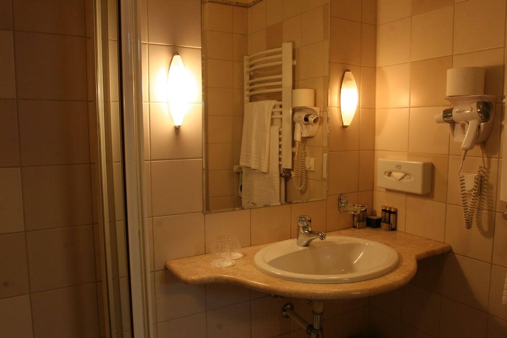 Hotel Senacki — Hotel rooms in Krakow, Lesser Poland