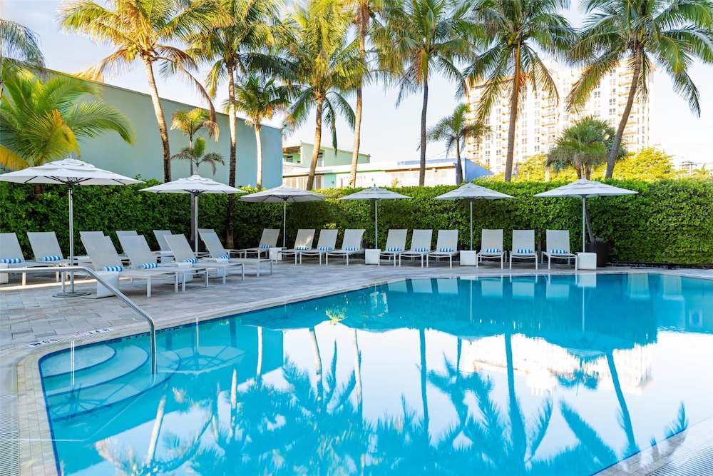 Sonesta Fort Lauderdale Beach — Swimming pool in Fort Lauderdale, Florida