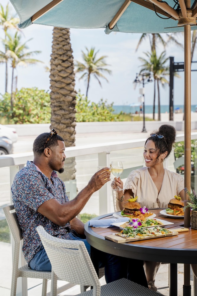Sonesta Fort Lauderdale Beach — Restaurant & bars in Fort Lauderdale, Florida