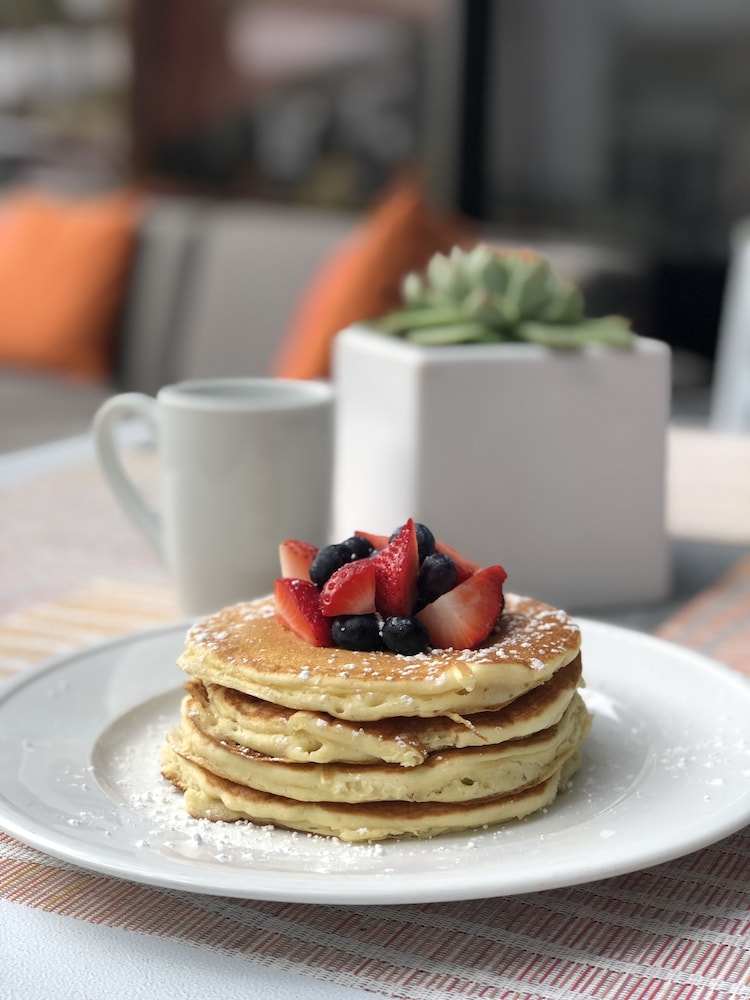 Bahia Mar Ft. Lauderdale Beach- a DoubleTree by Hilton Hotel — Restaurant & bars in Fort Lauderdale, Florida