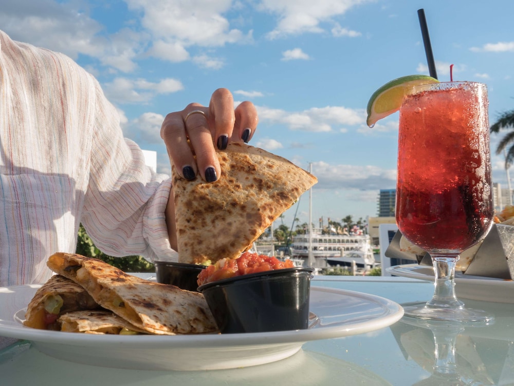 Bahia Mar Ft. Lauderdale Beach- a DoubleTree by Hilton Hotel — Restaurant & bars in Fort Lauderdale, Florida
