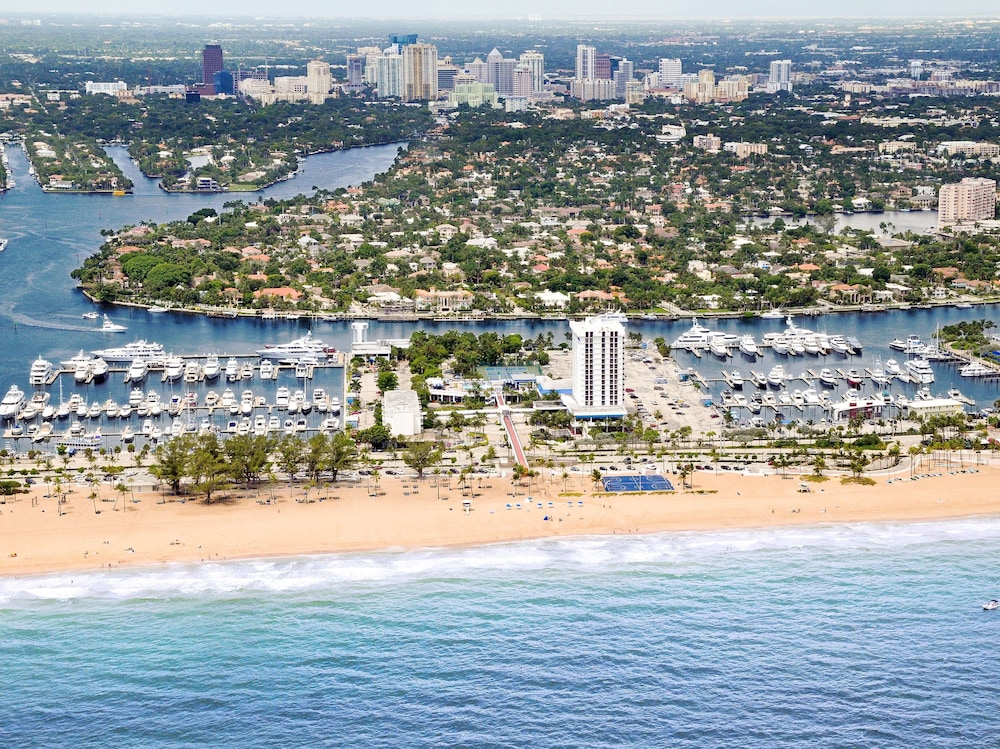 Bahia Mar Ft. Lauderdale Beach- a DoubleTree by Hilton Hotel — Beach in Fort Lauderdale, Florida