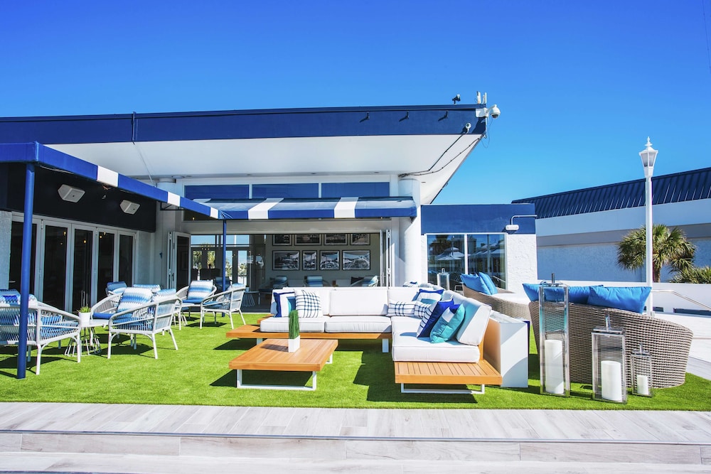 Bahia Mar Ft. Lauderdale Beach- a DoubleTree by Hilton Hotel — Restaurant & bars in Fort Lauderdale, Florida