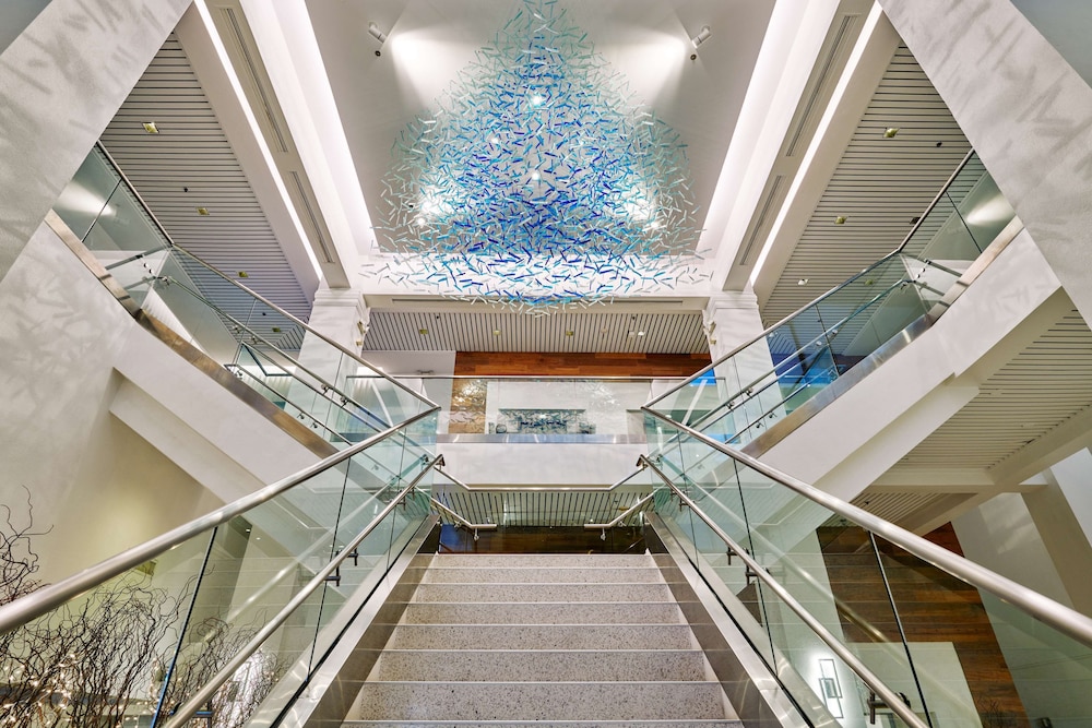 Bahia Mar Ft. Lauderdale Beach- a DoubleTree by Hilton Hotel — Hotel building in Fort Lauderdale, Florida