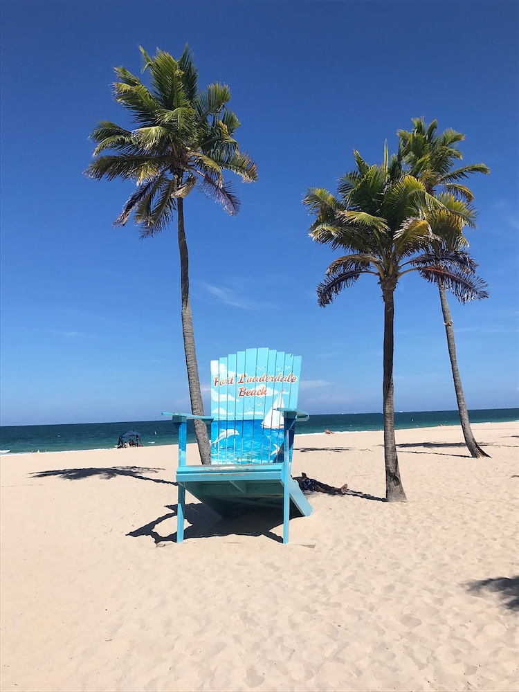 Bahia Mar Ft. Lauderdale Beach- a DoubleTree by Hilton Hotel — Beach in Fort Lauderdale, Florida