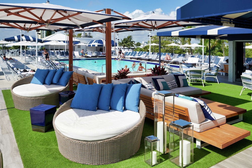 Bahia Mar Ft. Lauderdale Beach- a DoubleTree by Hilton Hotel — Swimming pool in Fort Lauderdale, Florida
