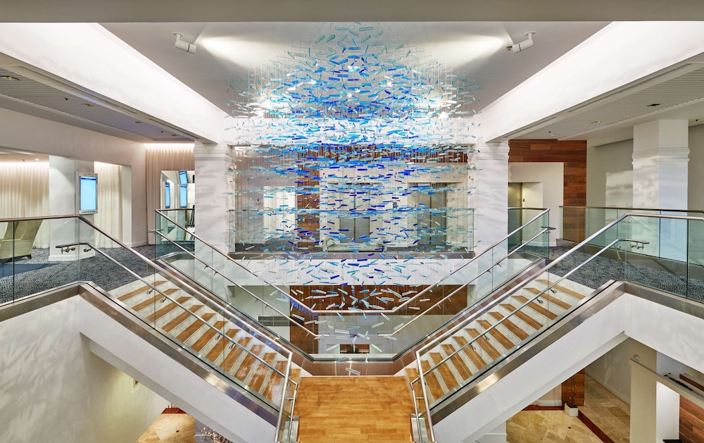 Bahia Mar Ft. Lauderdale Beach- a DoubleTree by Hilton Hotel — Hotel building in Fort Lauderdale, Florida