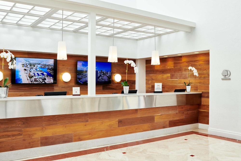 Bahia Mar Ft. Lauderdale Beach- a DoubleTree by Hilton Hotel — Hotel building in Fort Lauderdale, Florida