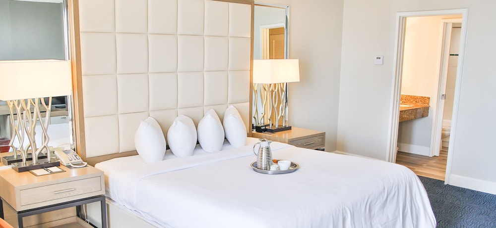 Bahia Mar Ft. Lauderdale Beach- a DoubleTree by Hilton Hotel — Hotel rooms in Fort Lauderdale, Florida