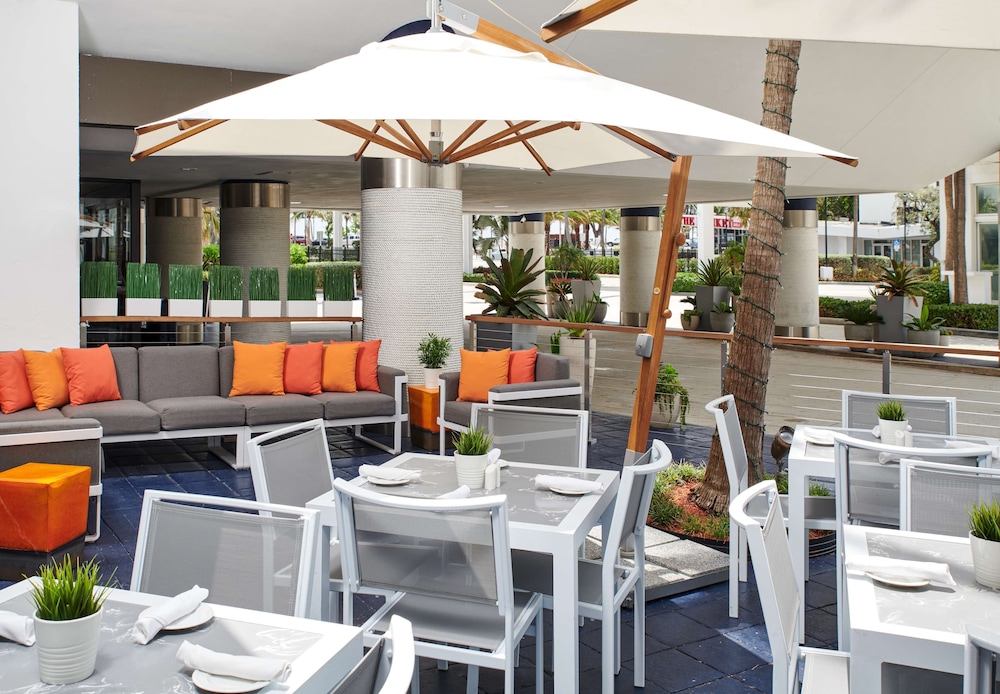 Bahia Mar Ft. Lauderdale Beach- a DoubleTree by Hilton Hotel — Restaurant & bars in Fort Lauderdale, Florida