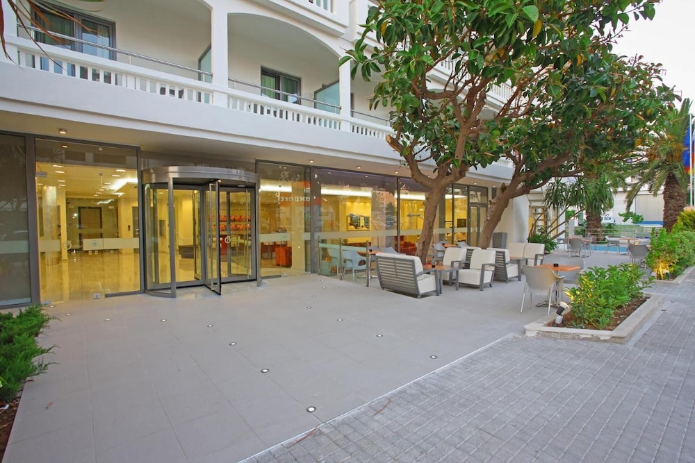 Olympic Palladium by GHH — Hotel building in Rethymnon