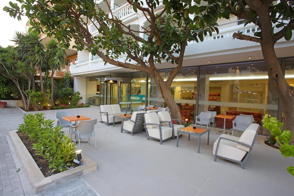 Olympic Palladium by GHH — Hotel building in Rethymnon