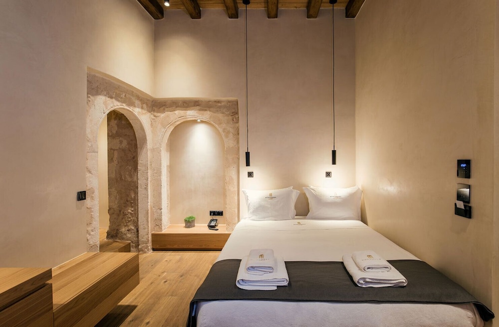 Monastery Estate Venetian Harbor — Hotel rooms in Chania