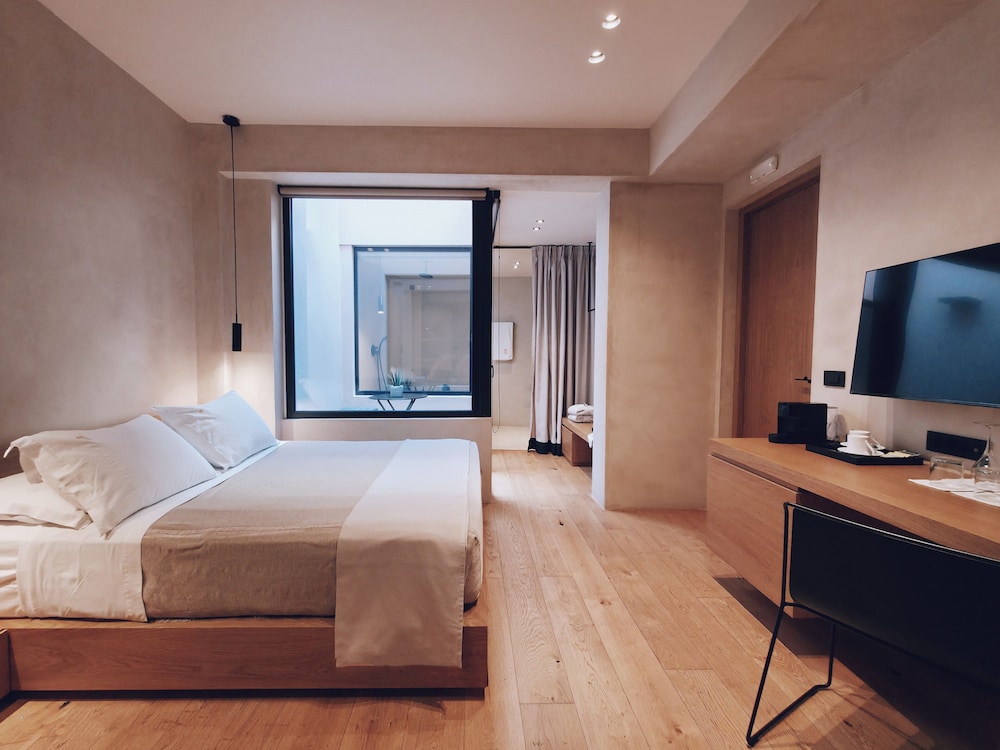 Monastery Estate Venetian Harbor — Hotel rooms in Chania