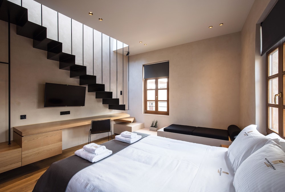 Monastery Estate Venetian Harbor — Hotel rooms in Chania