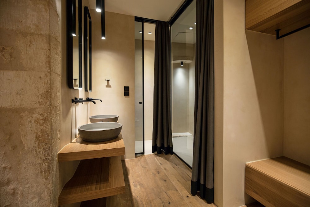 Monastery Estate Venetian Harbor — Hotel rooms in Chania