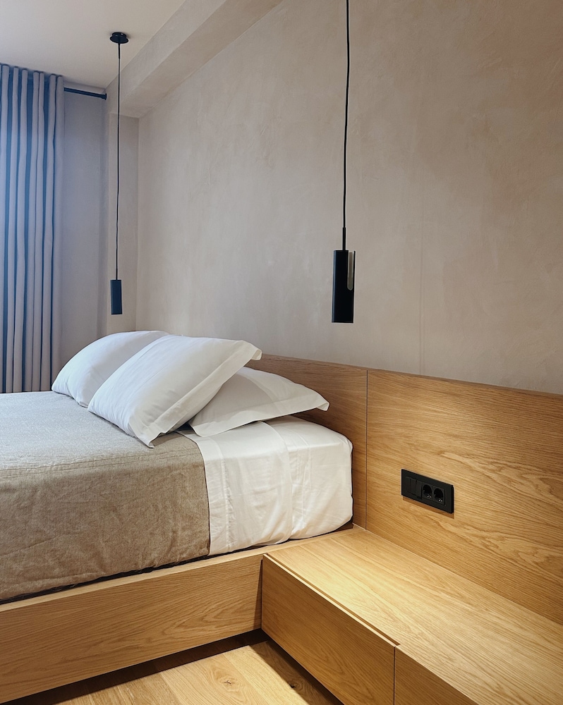 Monastery Estate Venetian Harbor — Hotel rooms in Chania