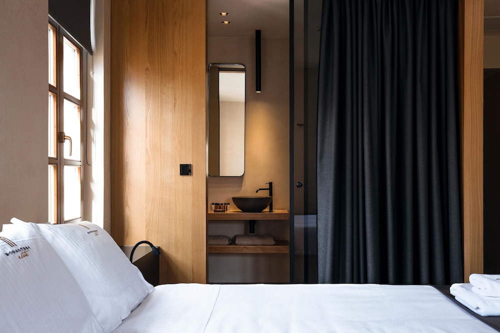 Monastery Estate Venetian Harbor — Hotel rooms in Chania